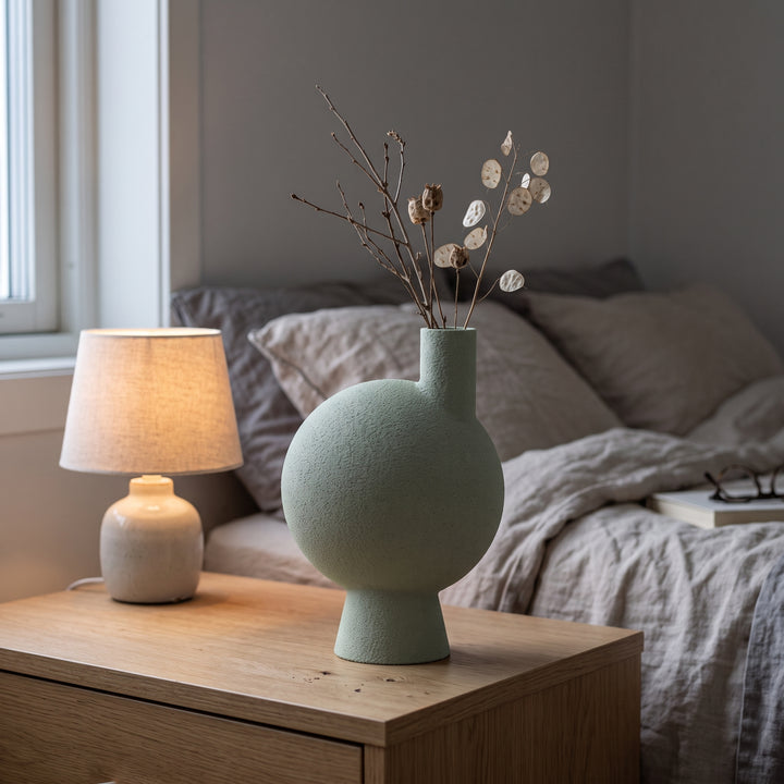 Helia - Asymmetrische Organische Sculpturale Vaas — sfeer (salie)