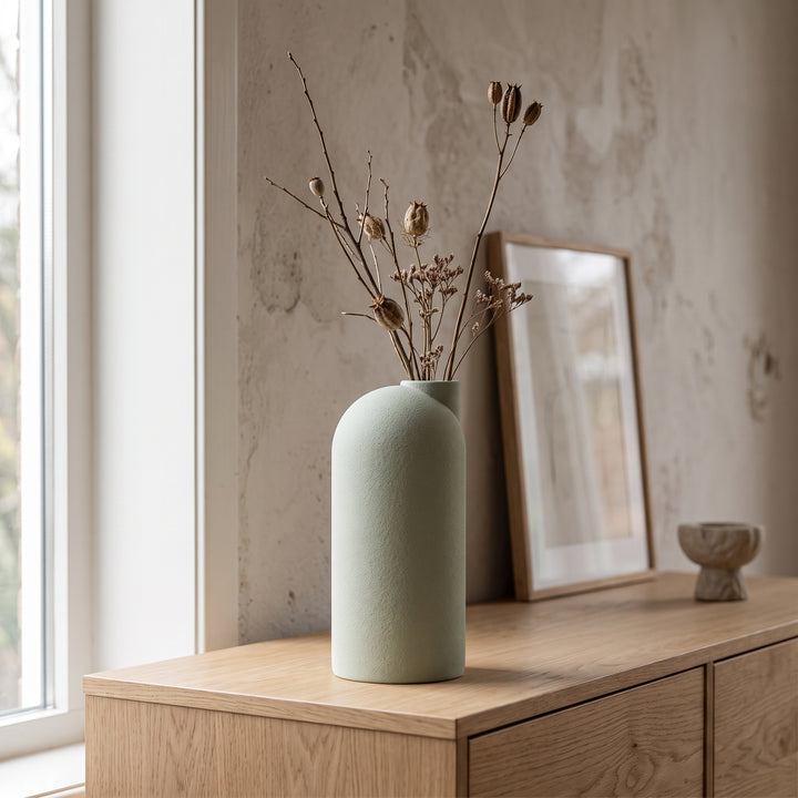 Liora - Gegroefde Asymmetrische Minimalistische Vaas — sfeer (salie)