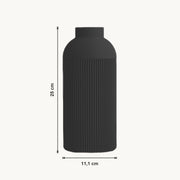 Nova - Verticaal Geribbelde Symmetrische Moderne Vaas — maat (zwart-25cm)